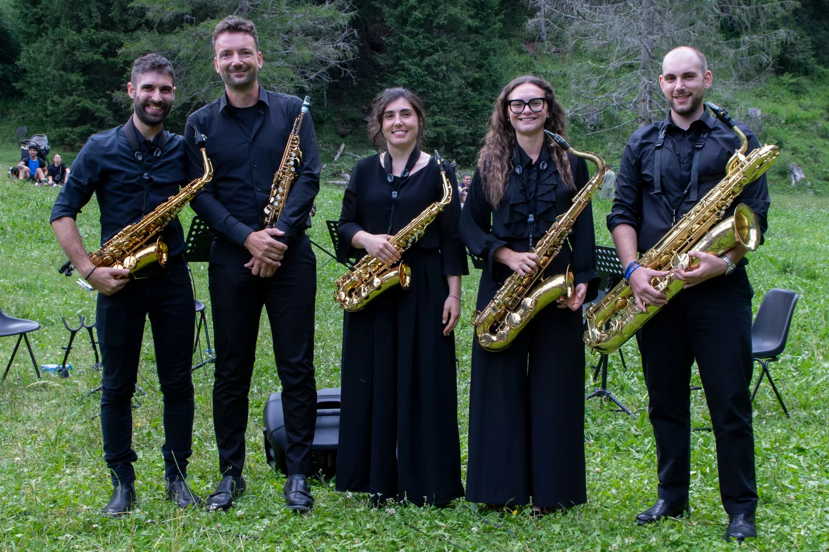 I cinque musicisti di Sand Valley Winds con i loro saxofoni
